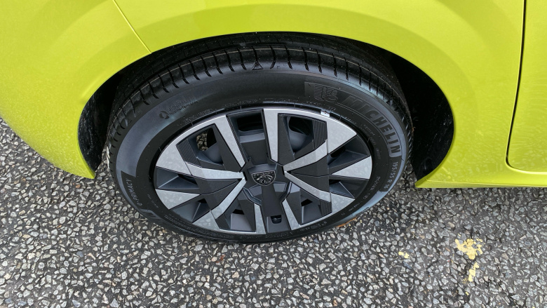 Peugeot 208 1.2 PureTech 100 Style 5dr Petrol Hatchback